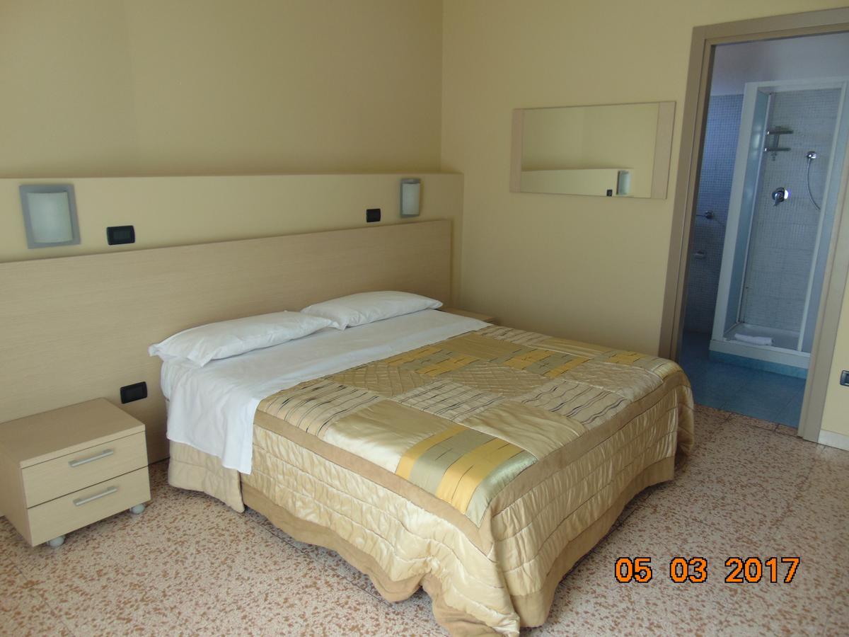 Hotel Mazzocchetti Citta Sant'Angelo Exterior foto
