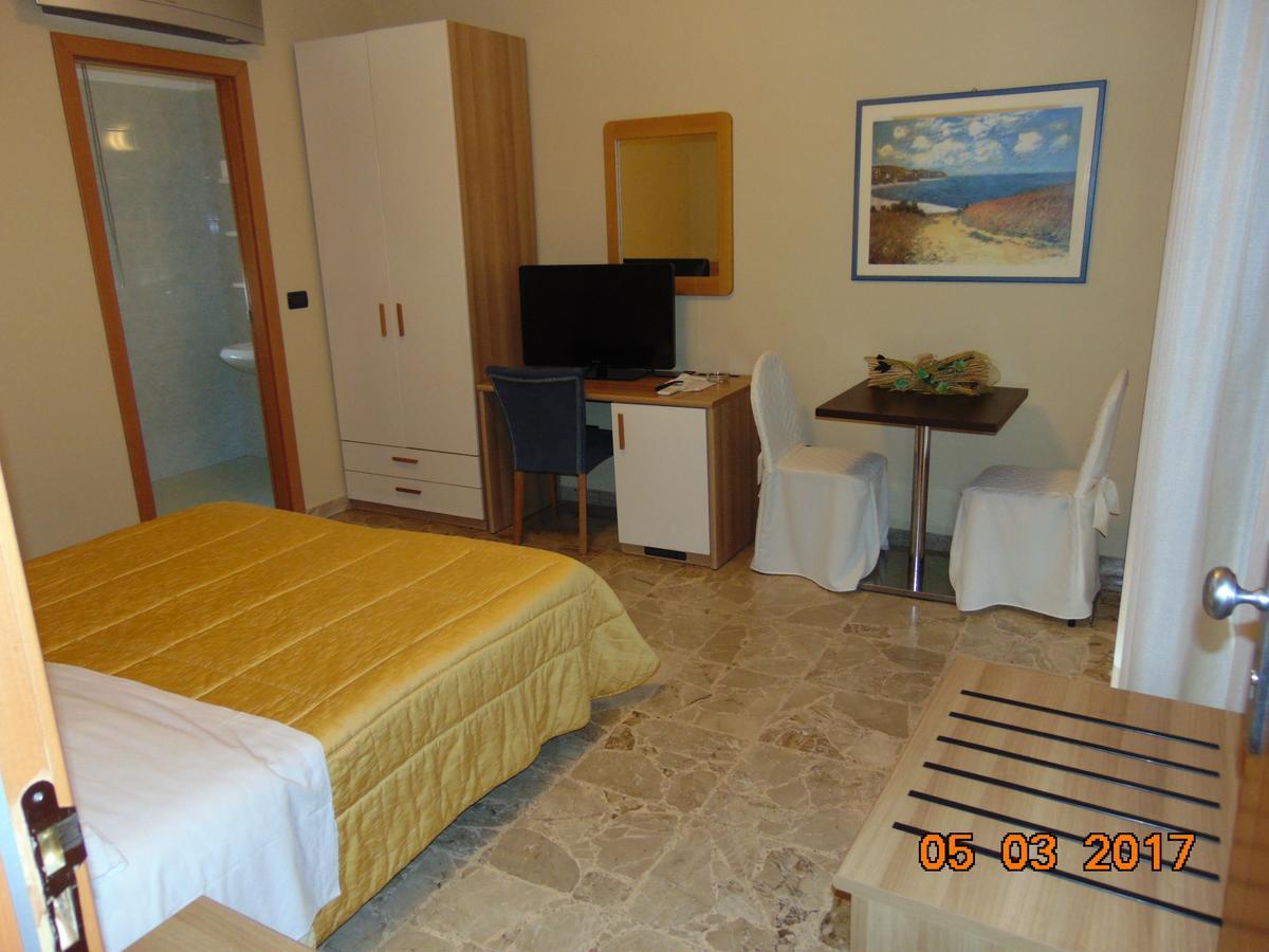 Hotel Mazzocchetti Citta Sant'Angelo Exterior foto