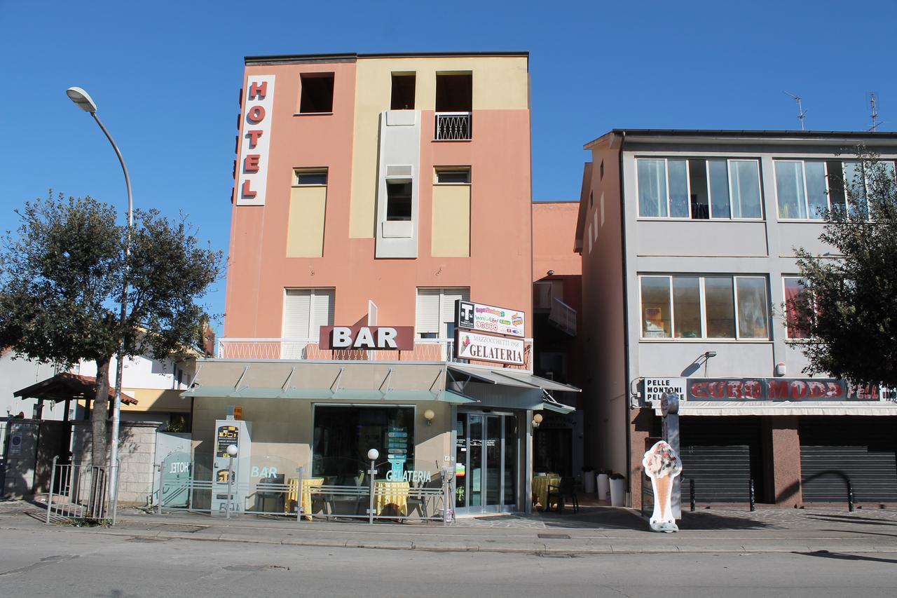 Hotel Mazzocchetti Citta Sant'Angelo Exterior foto